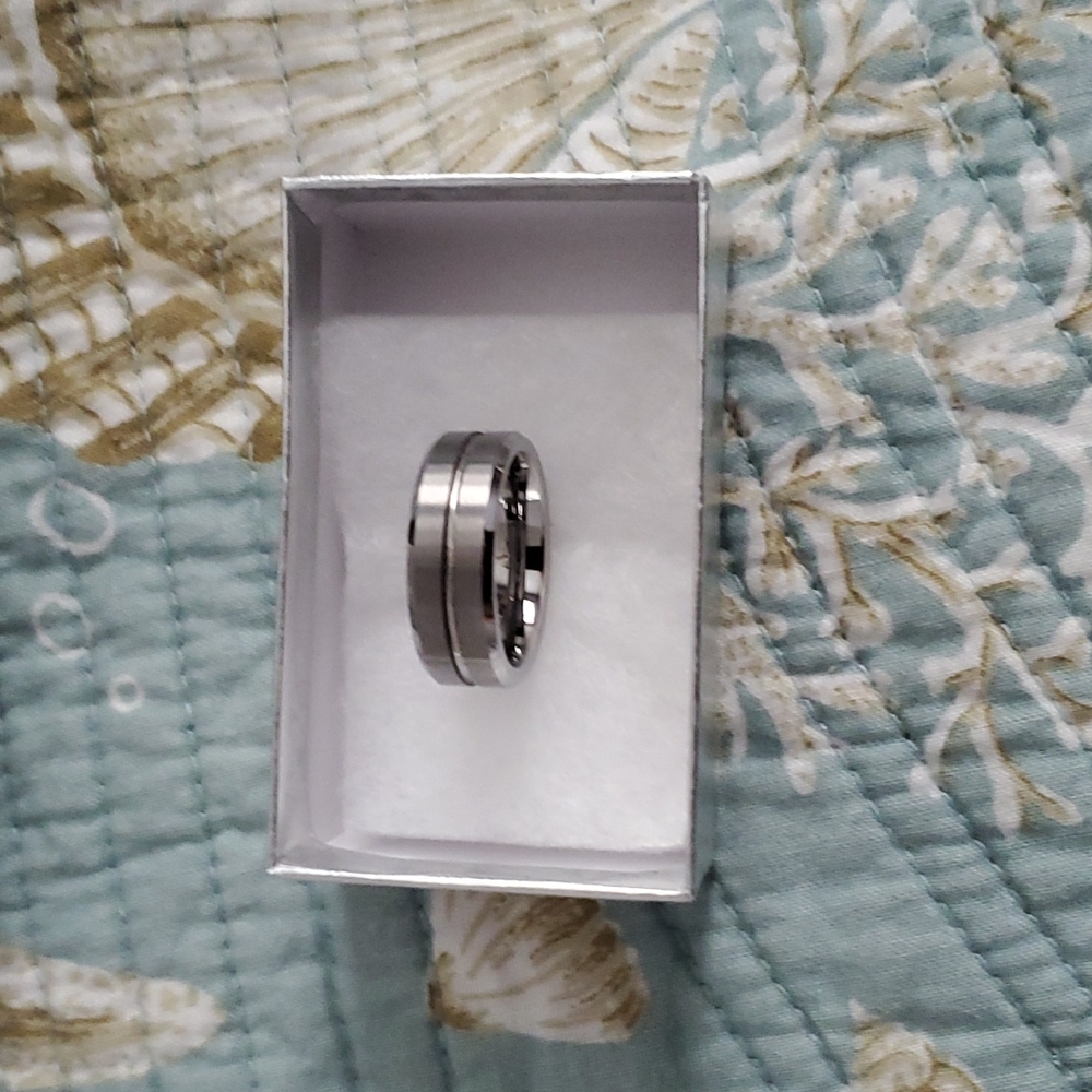 Ring - Picture 3 of 3